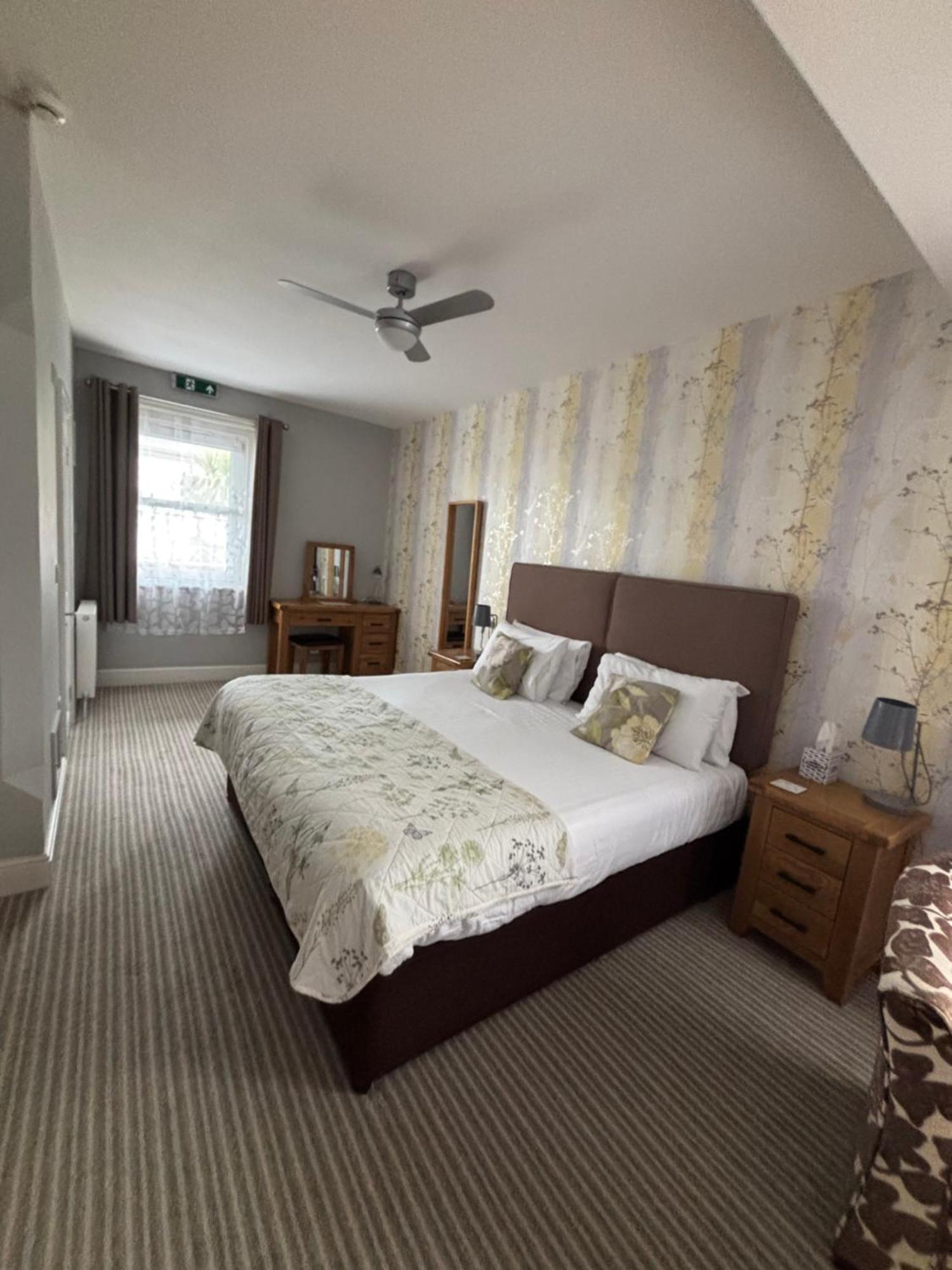 The Clifton 4*