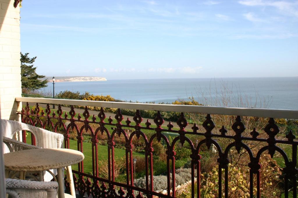 The Clifton 4*