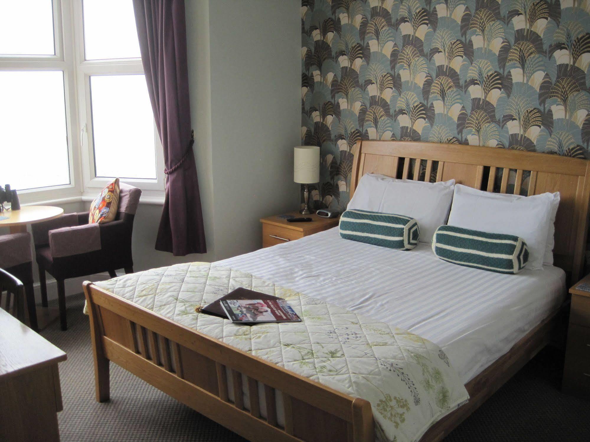 The Clifton 4*